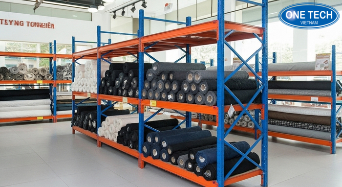 Sản phẩm kệ trưng bày vải OneTech tại An Giang